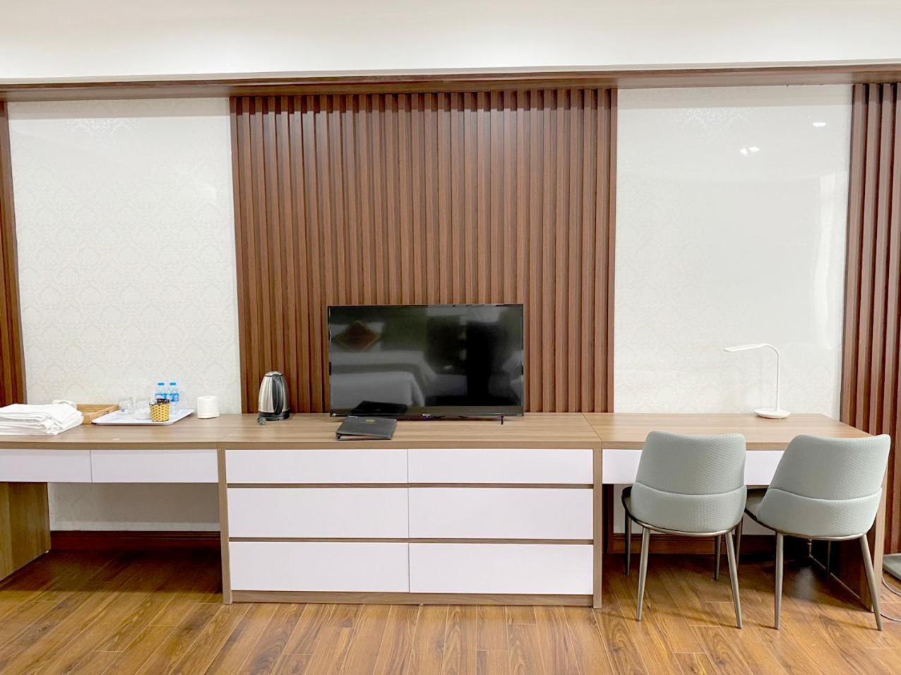 NguyẽN QuyèN Hotel Hanoi Buitenkant foto