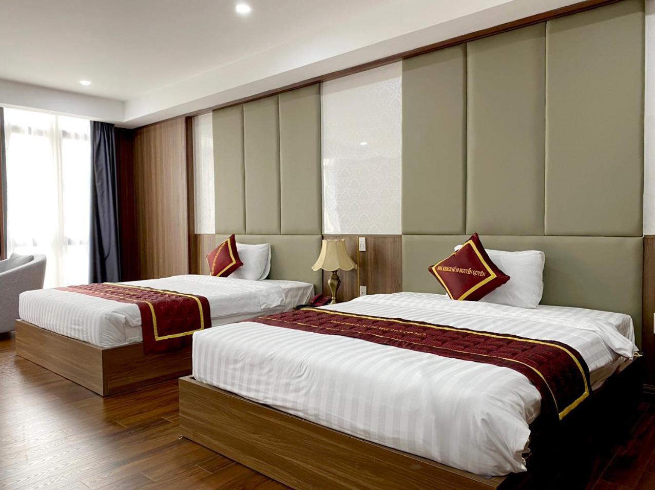 NguyẽN QuyèN Hotel Hanoi Buitenkant foto