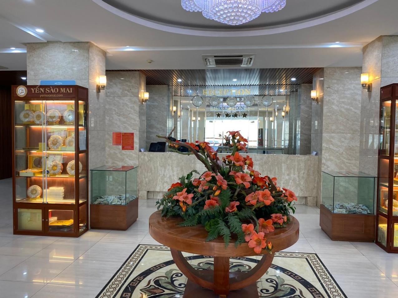 NguyẽN QuyèN Hotel Hanoi Buitenkant foto